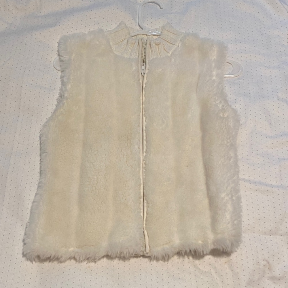 Dollcake Cream Furry Vest